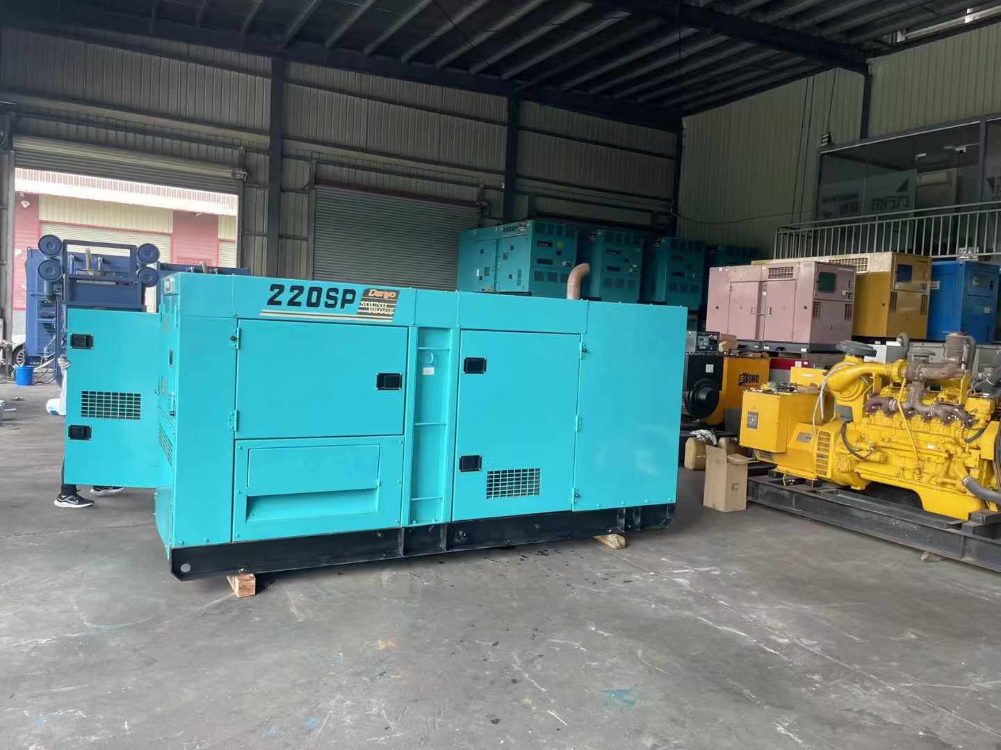 靖江800kW 柴油发电机的输出电流波动范围是多少？