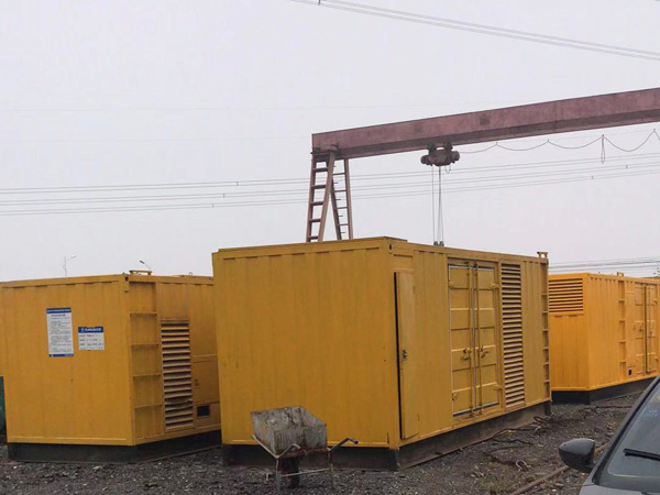 靖江100kw柴油发电机组每小时油耗？