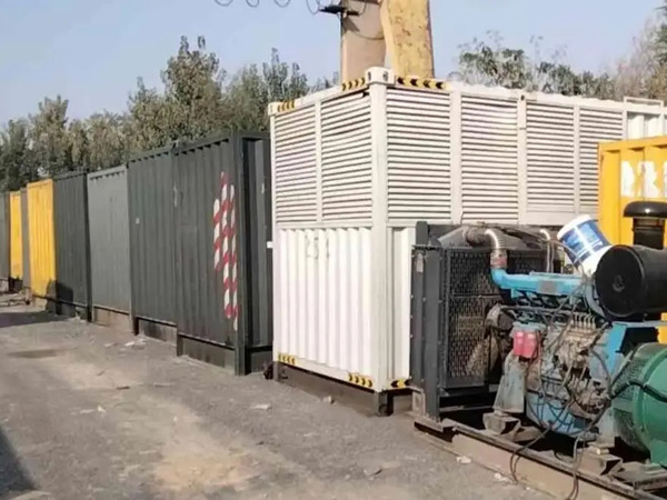 靖江200KW柴油发电机机组每小时油耗是多少？